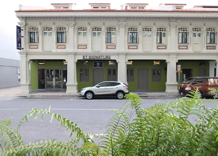 ST Signature - Dawn Jalan Besar (SG Clean, Staycation Approved)